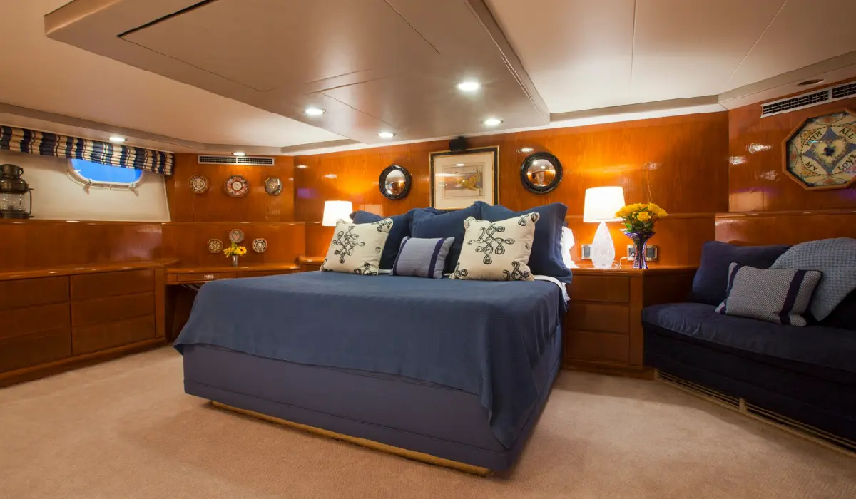 Hatteras - Capricorn - Luxury Yacht Rentals Near me - Used Luxury Yachts Near me - Exclusive Concierge Club.webp